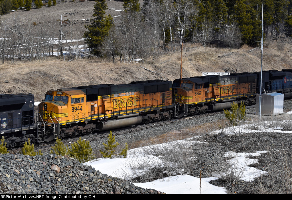 BNSF 8944